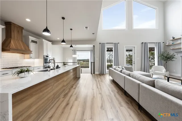 $1,045,000 | 10119 Waterview Cove, Gatesville, TX 76528