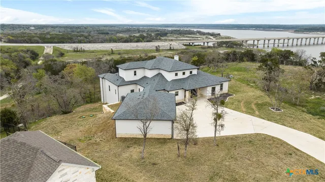 $1,045,000 | 10119 Waterview Cove, Gatesville, TX 76528