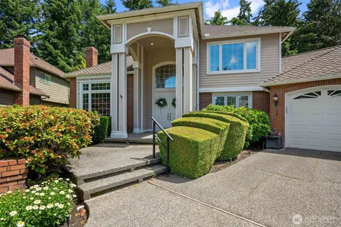 $1,750,000 | 320 210th Court Southeast, Sammamish, WA 98074