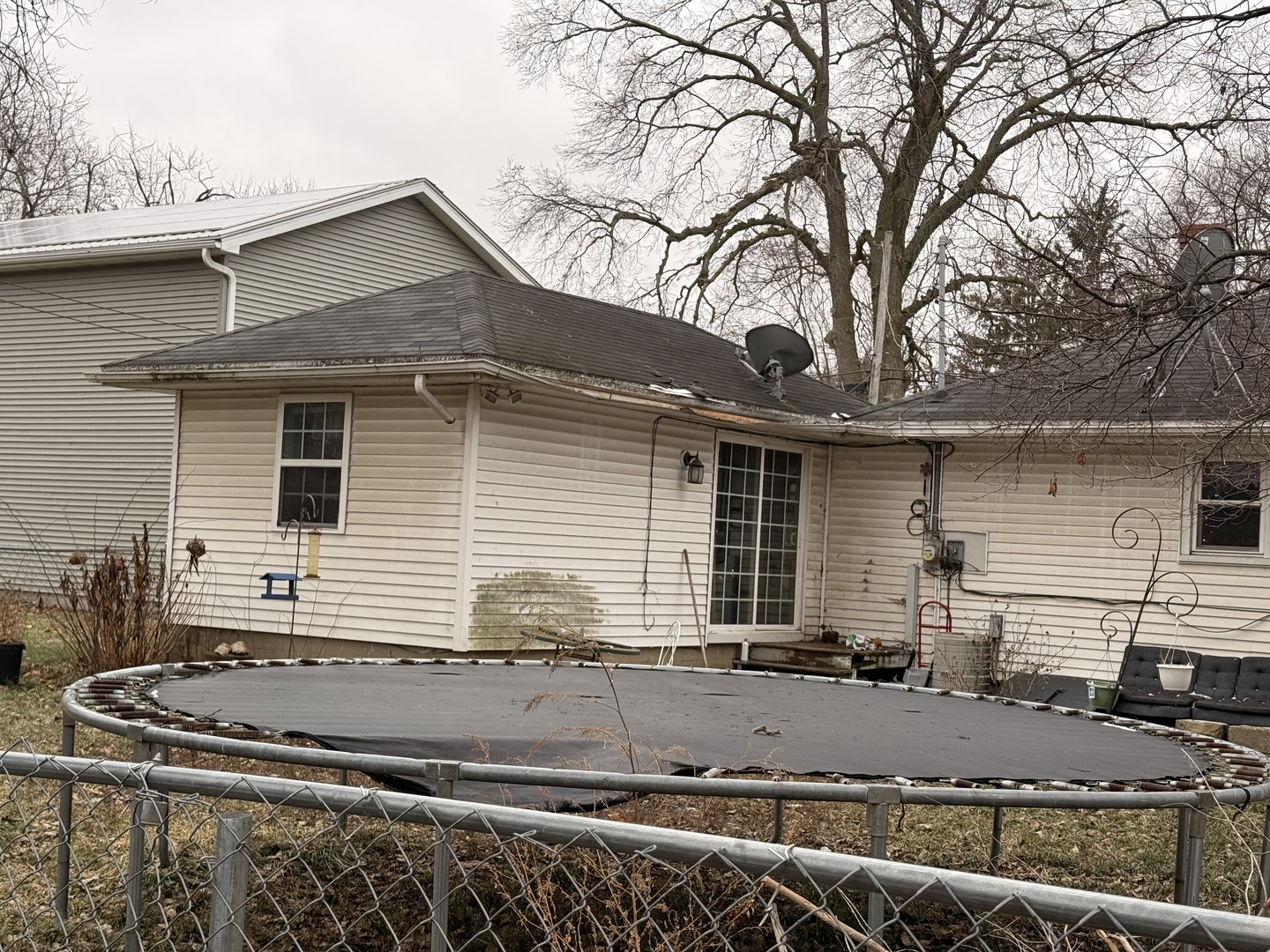 407 North 1st Street Fairbury, IL 61739 - Photo 4 of 22 a view of house with a yard