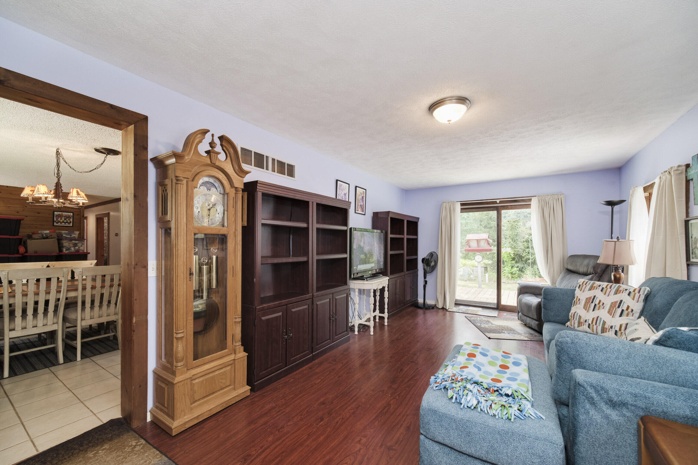 925 South High Bridge Road Wellston, MI 49689 - Photo 18 of 55 Living room