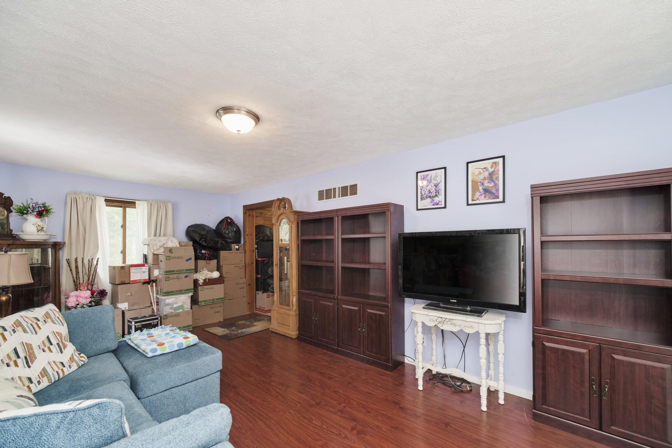 925 South High Bridge Road Wellston, MI 49689 - Photo 21 of 55 Living room