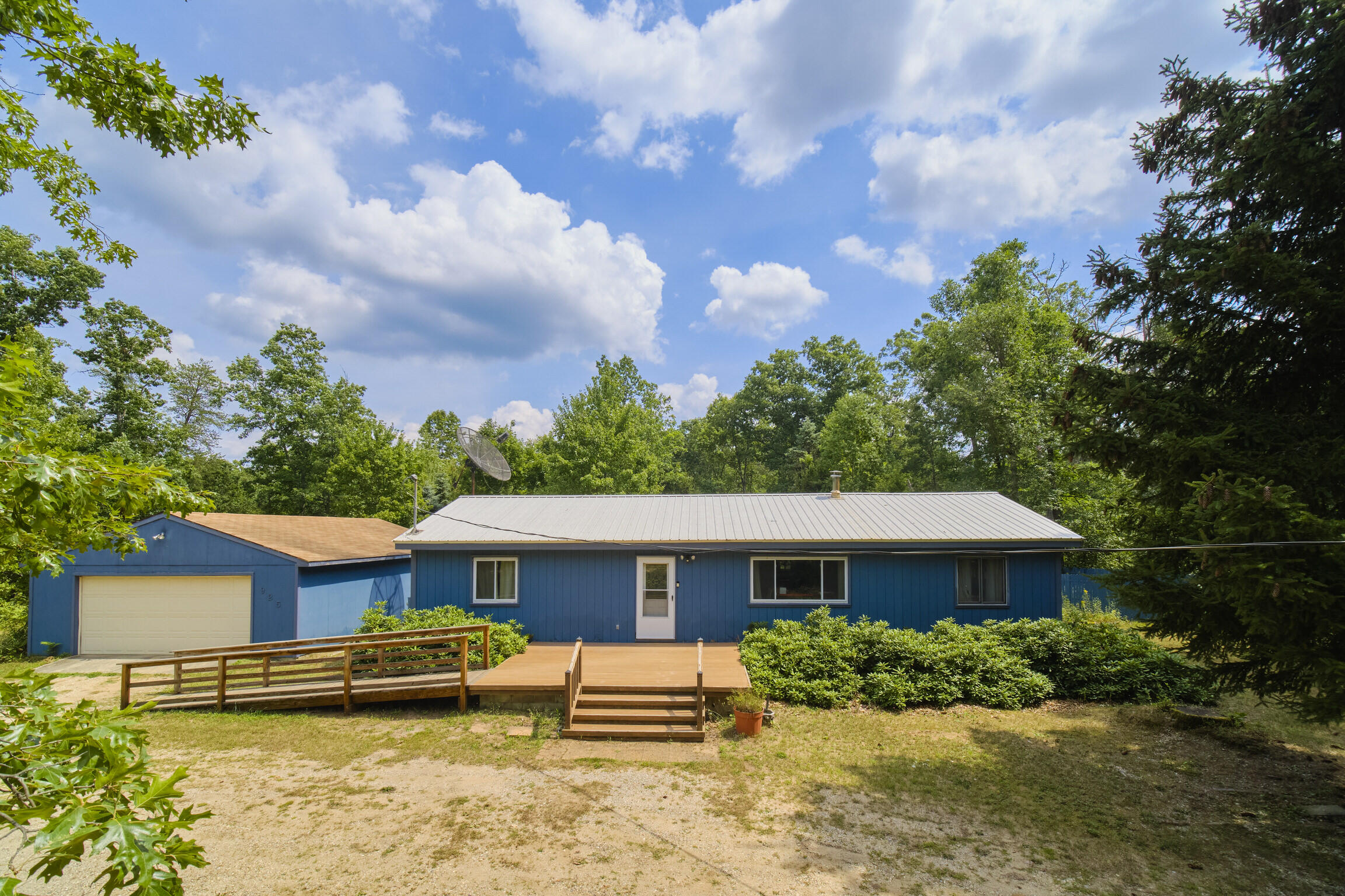 925 South High Bridge Road Wellston, MI 49689 - Photo 3 of 55 Ramped entrance for easy access