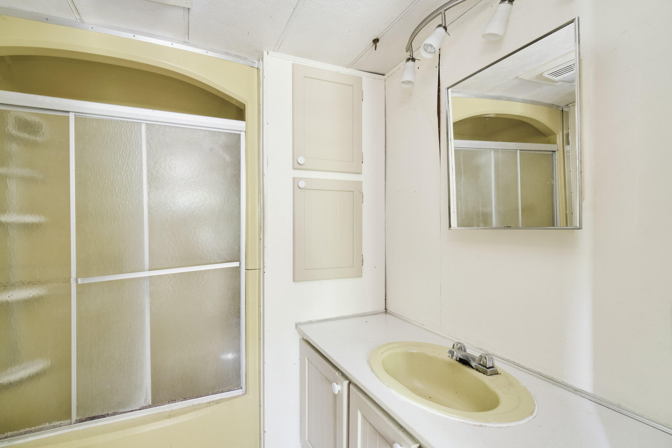 925 South High Bridge Road Wellston, MI 49689 - Photo 46 of 55 Full bath