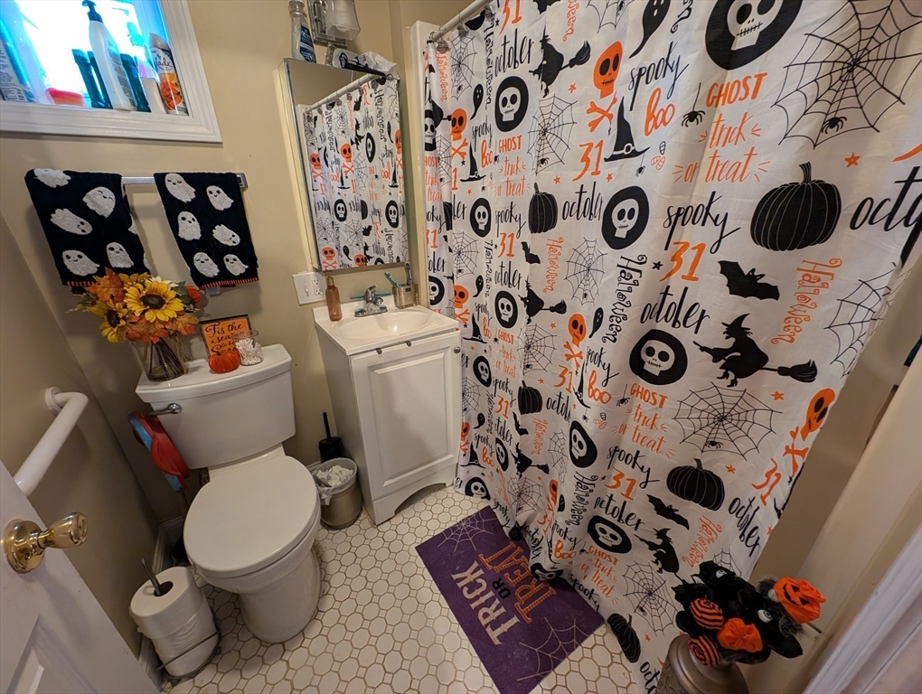 126 Detroit Street Fall River, MA 02721 - Photo 6 of 18 Gallery Image 6