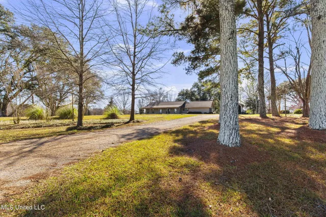 $649,500 | 205 Avondale Road, Canton, MS 39046