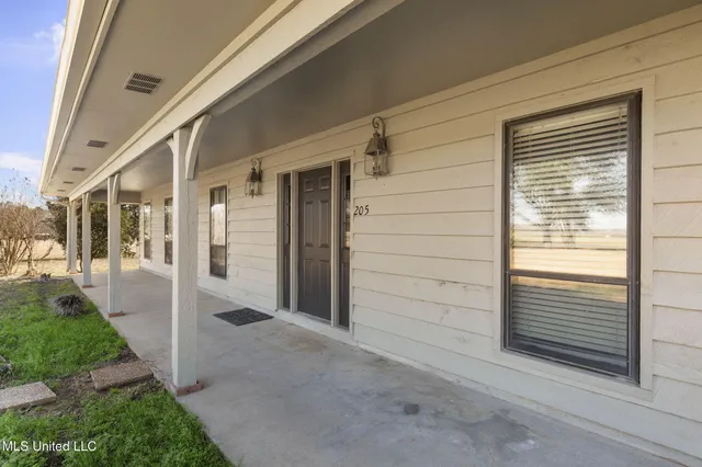 $649,500 | 205 Avondale Road, Canton, MS 39046