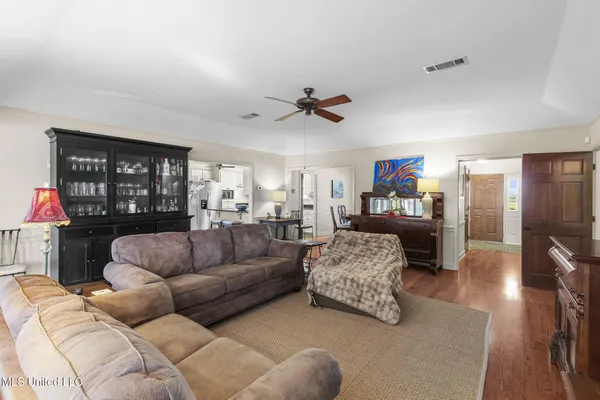 $649,500 | 205 Avondale Road, Canton, MS 39046