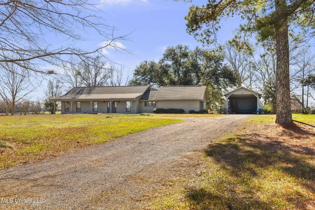 $649,500 | 205 Avondale Road, Canton, MS 39046