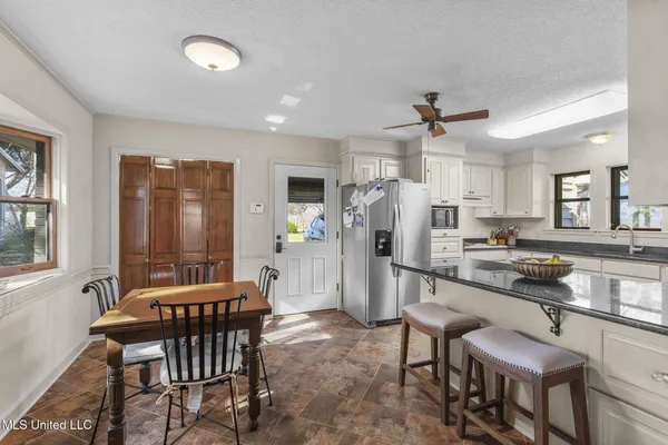 $649,500 | 205 Avondale Road, Canton, MS 39046