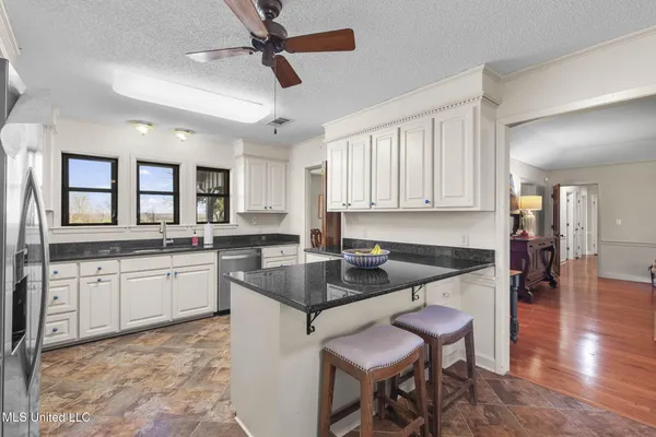 $649,500 | 205 Avondale Road, Canton, MS 39046