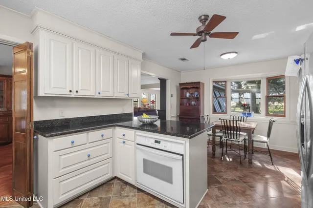 $649,500 | 205 Avondale Road, Canton, MS 39046