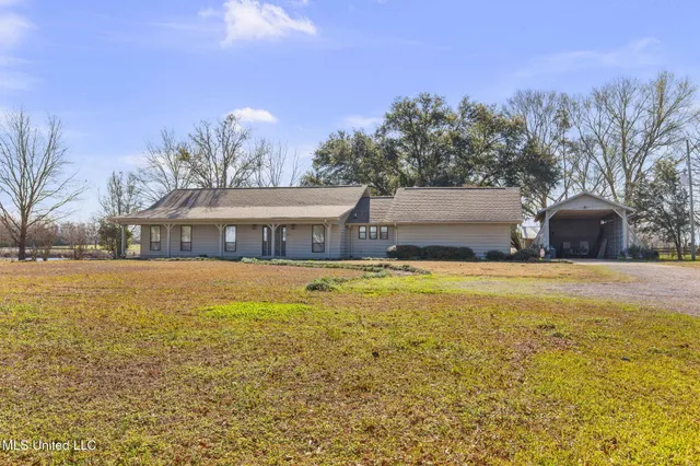 $649,500 | 205 Avondale Road, Canton, MS 39046