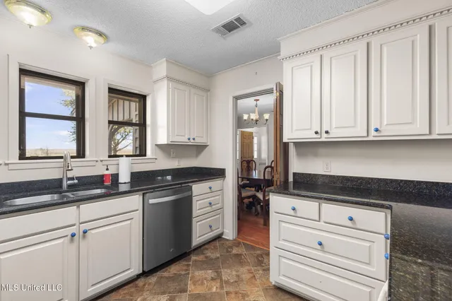 $649,500 | 205 Avondale Road, Canton, MS 39046