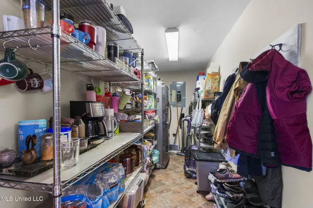 $649,500 | 205 Avondale Road, Canton, MS 39046