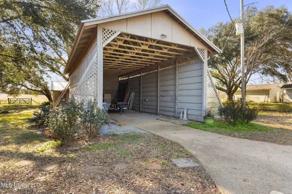 $649,500 | 205 Avondale Road, Canton, MS 39046