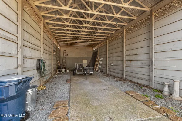 $649,500 | 205 Avondale Road, Canton, MS 39046