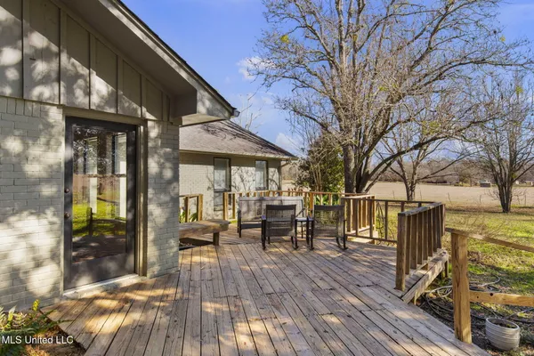 $649,500 | 205 Avondale Road, Canton, MS 39046