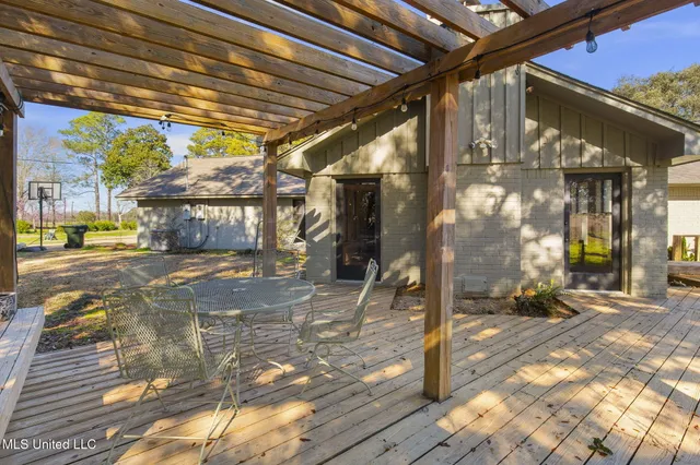 $649,500 | 205 Avondale Road, Canton, MS 39046