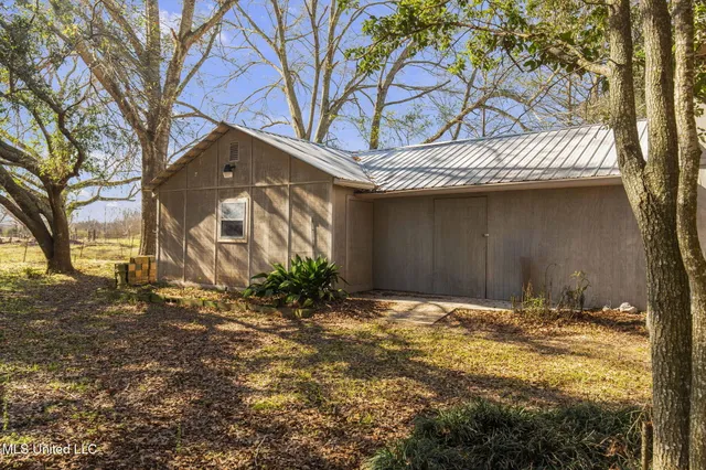 $649,500 | 205 Avondale Road, Canton, MS 39046