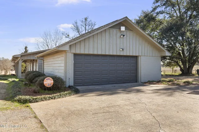 $649,500 | 205 Avondale Road, Canton, MS 39046