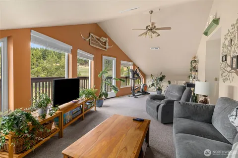 $1,495,000 | 4010 Teanaway Rd Middle Fork, Cle Elum, WA 98922