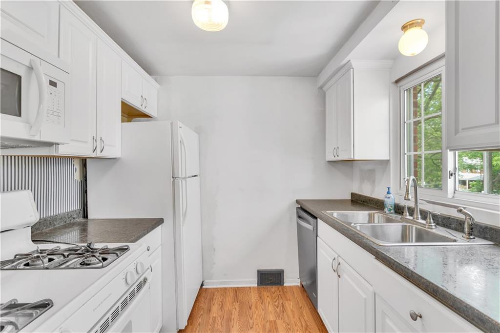 122 Spring Grove Road Pittsburgh, PA 15235 - Photo 15 of 25 Updated kitchen with dishwasher