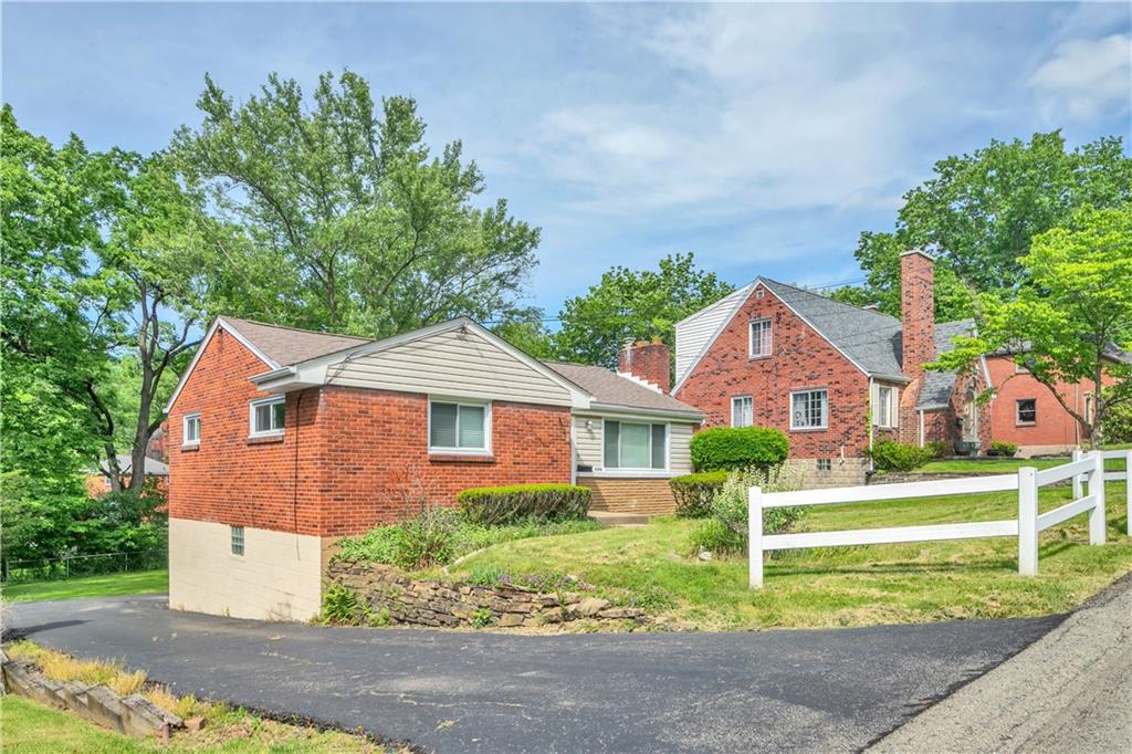 122 Spring Grove Road Pittsburgh, PA 15235 - Photo 2 of 25 Gallery Image 2