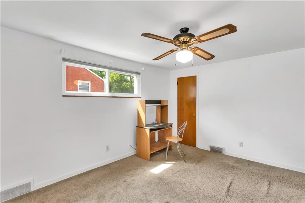 122 Spring Grove Road Pittsburgh, PA 15235 - Photo 21 of 25 Gallery Image 21