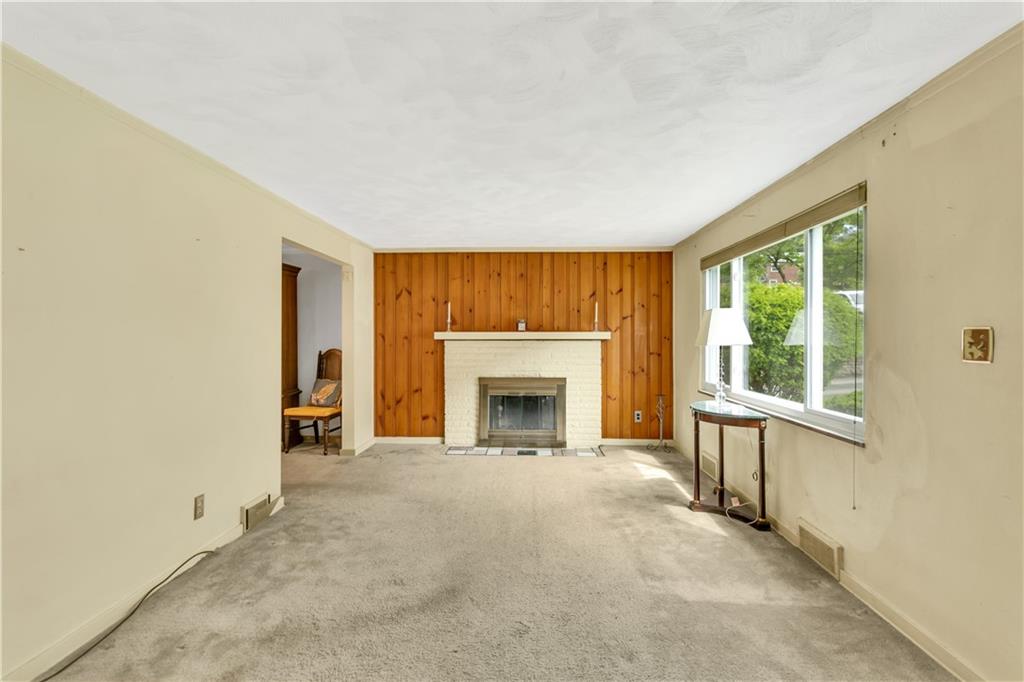 122 Spring Grove Road Pittsburgh, PA 15235 - Photo 8 of 25 Gallery Image 8
