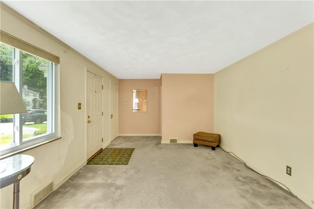 122 Spring Grove Road Pittsburgh, PA 15235 - Photo 9 of 25 Gallery Image 9