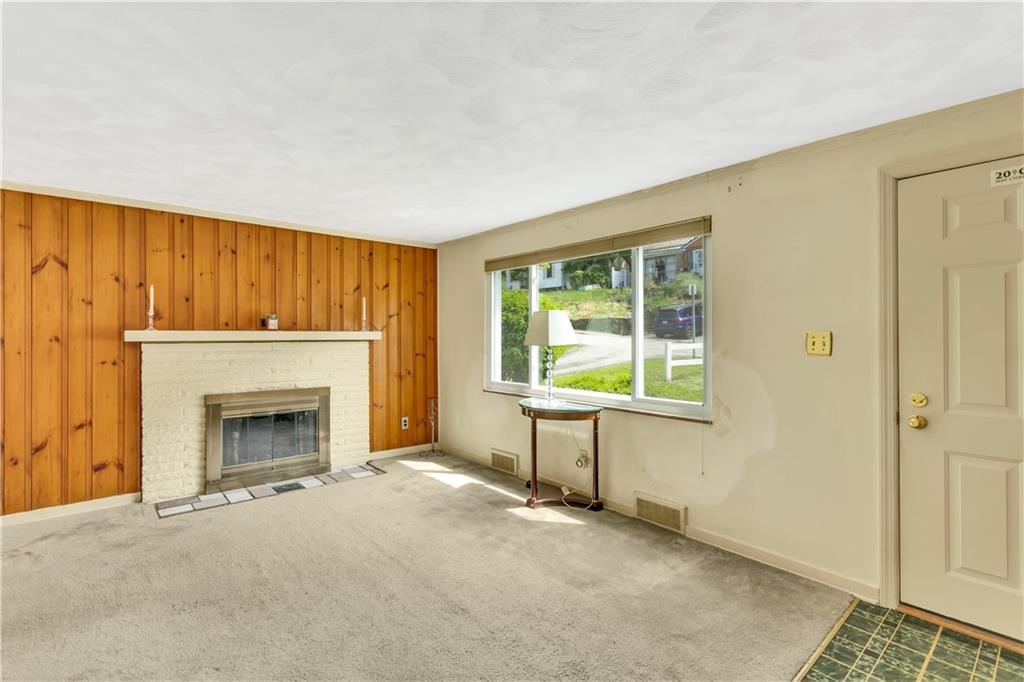 122 Spring Grove Road Pittsburgh, PA 15235 - Photo 10 of 25 Gallery Image 10
