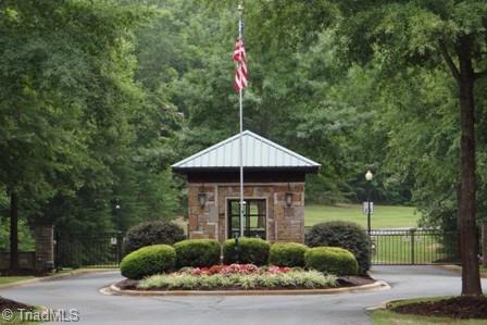 400 Pinnacle Trail Denton, NC 27239 - Photo 4 of 9 Front gate