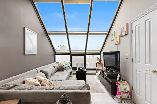 $3,000 | 301 Monroe Street, Unit 5L, Hoboken, NJ 07030