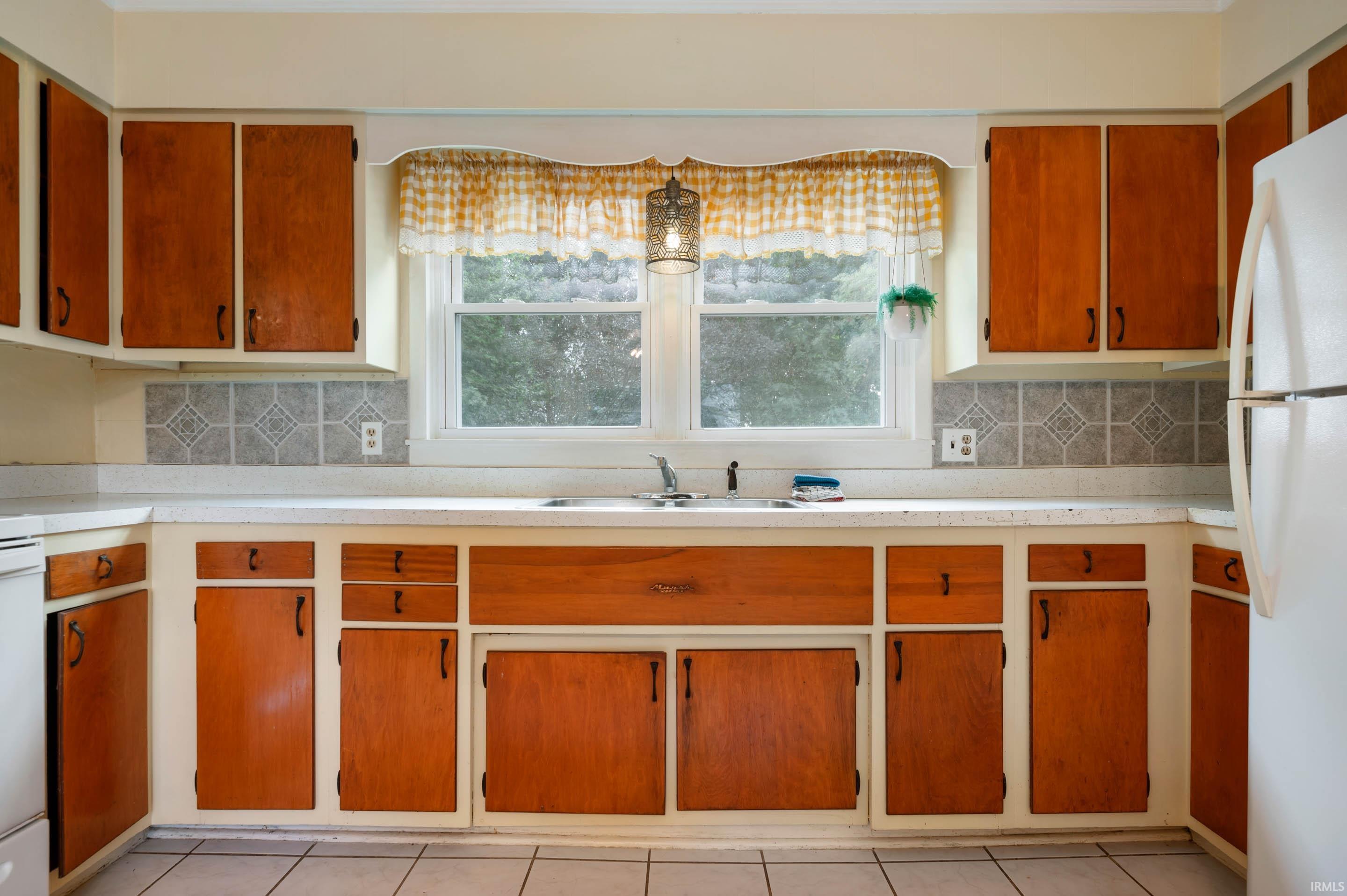 12880 North Old Granville Road Eaton, IN 47338 - Photo 7 of 27