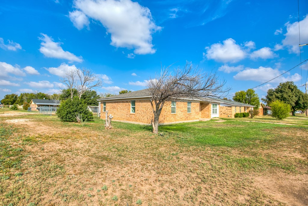1008 Country Club Road Ballinger, TX 76821 - Photo 4 of 32 Photo 4