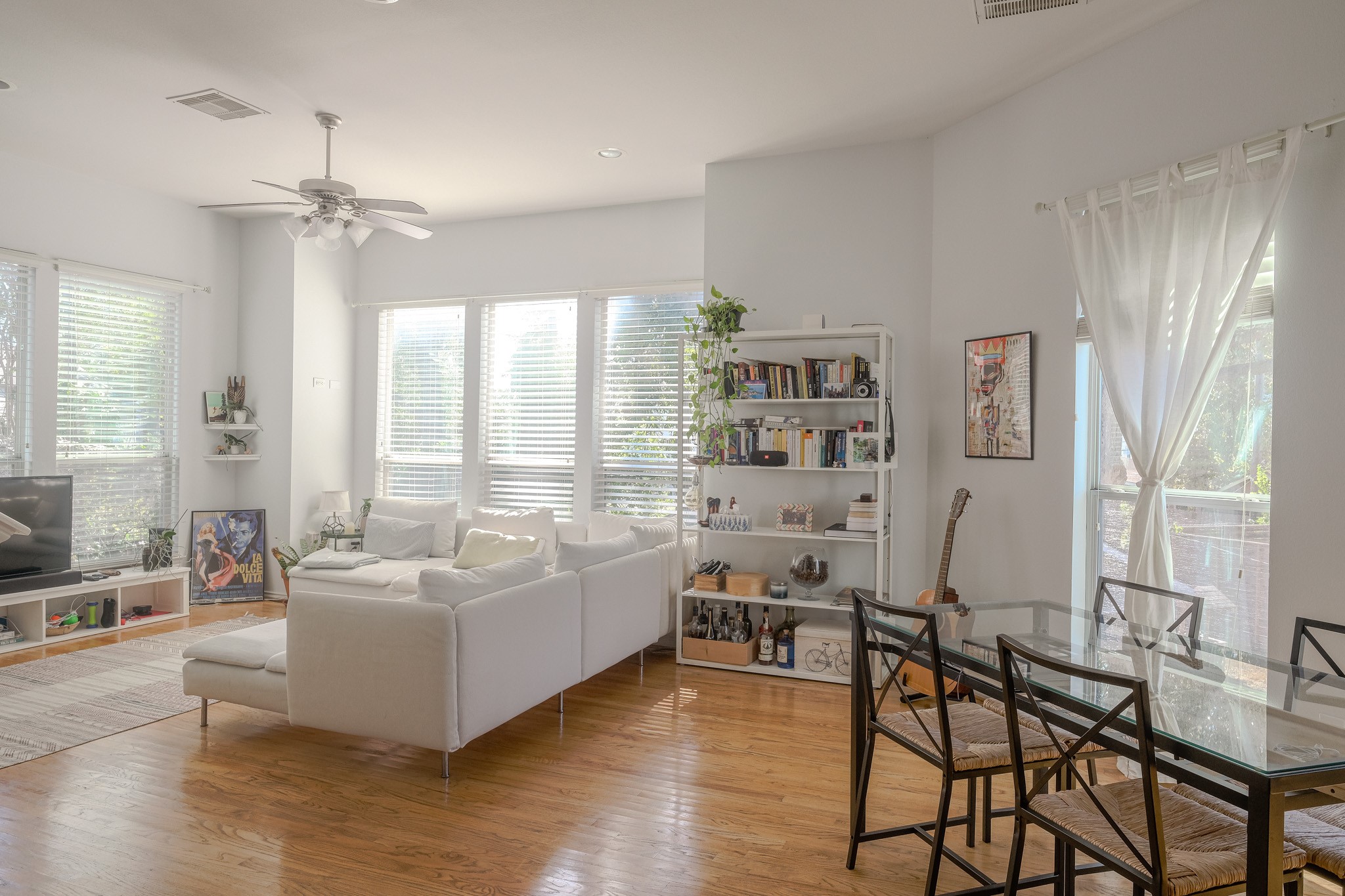 2609 Link Road Houston, TX 77009 - Photo 5 of 21 a living room with furniture and a large window
