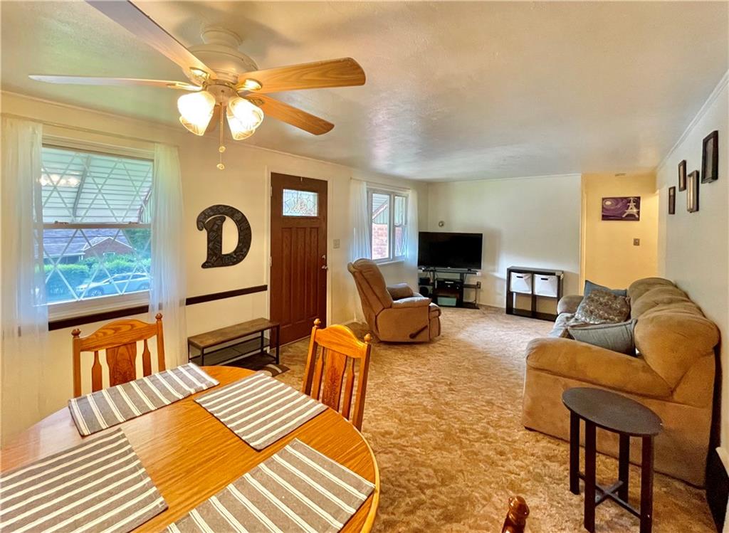 913 Jefferson Road Pittsburgh, PA 15235 - Photo 3 of 24 Gallery Image 3