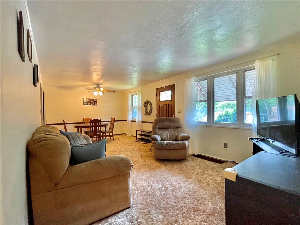 913 Jefferson Road Pittsburgh, PA 15235 - Photo 5 of 24 Gallery Image 5