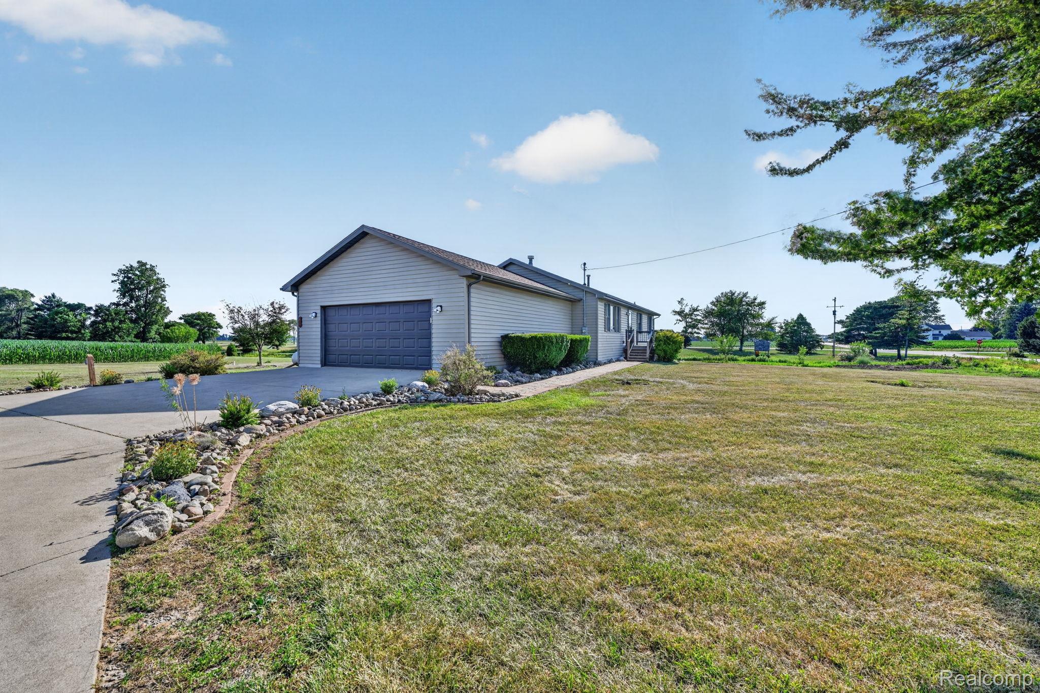 9889 Ditch Road Chesaning, MI 48616 - Photo 4 of 71 5-web-or-mls-DSC_8949.jpg