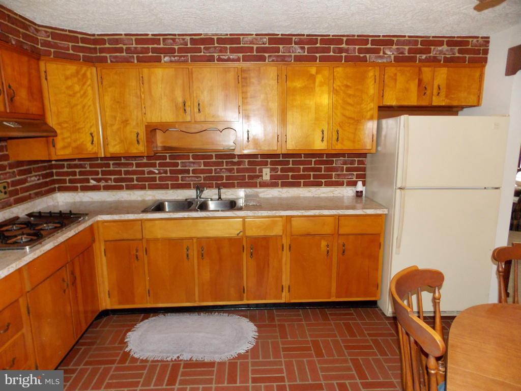1219 Berkwood Road Baltimore, MD 21237 - Photo 11 of 29 Kitchen