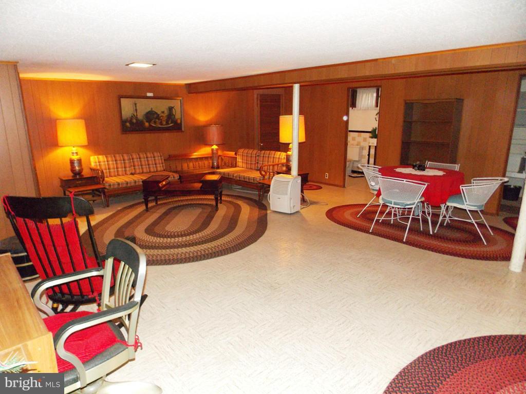 1219 Berkwood Road Baltimore, MD 21237 - Photo 17 of 29 Family Room
