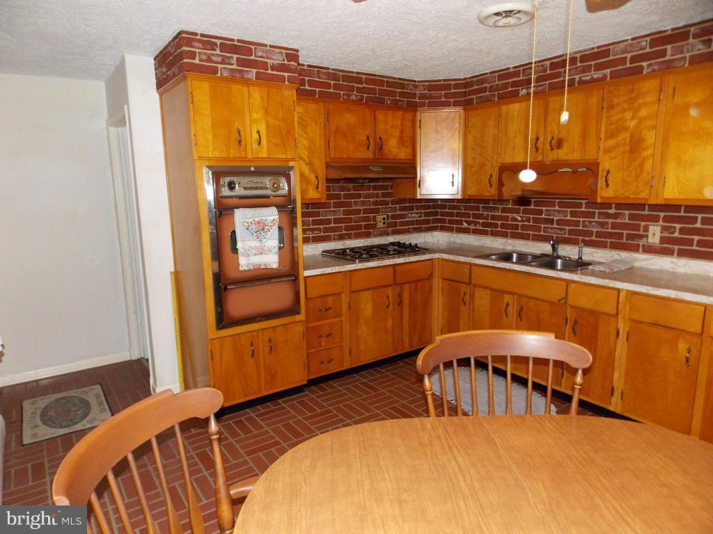1219 Berkwood Road Baltimore, MD 21237 - Photo 9 of 29 Kitchen
