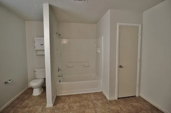 $1,995 | 3325 Tioga Street, Dallas, TX 75241