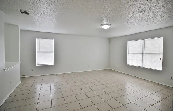 $1,995 | 3325 Tioga Street, Dallas, TX 75241