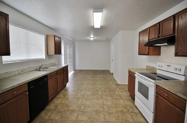 $1,995 | 3325 Tioga Street, Dallas, TX 75241