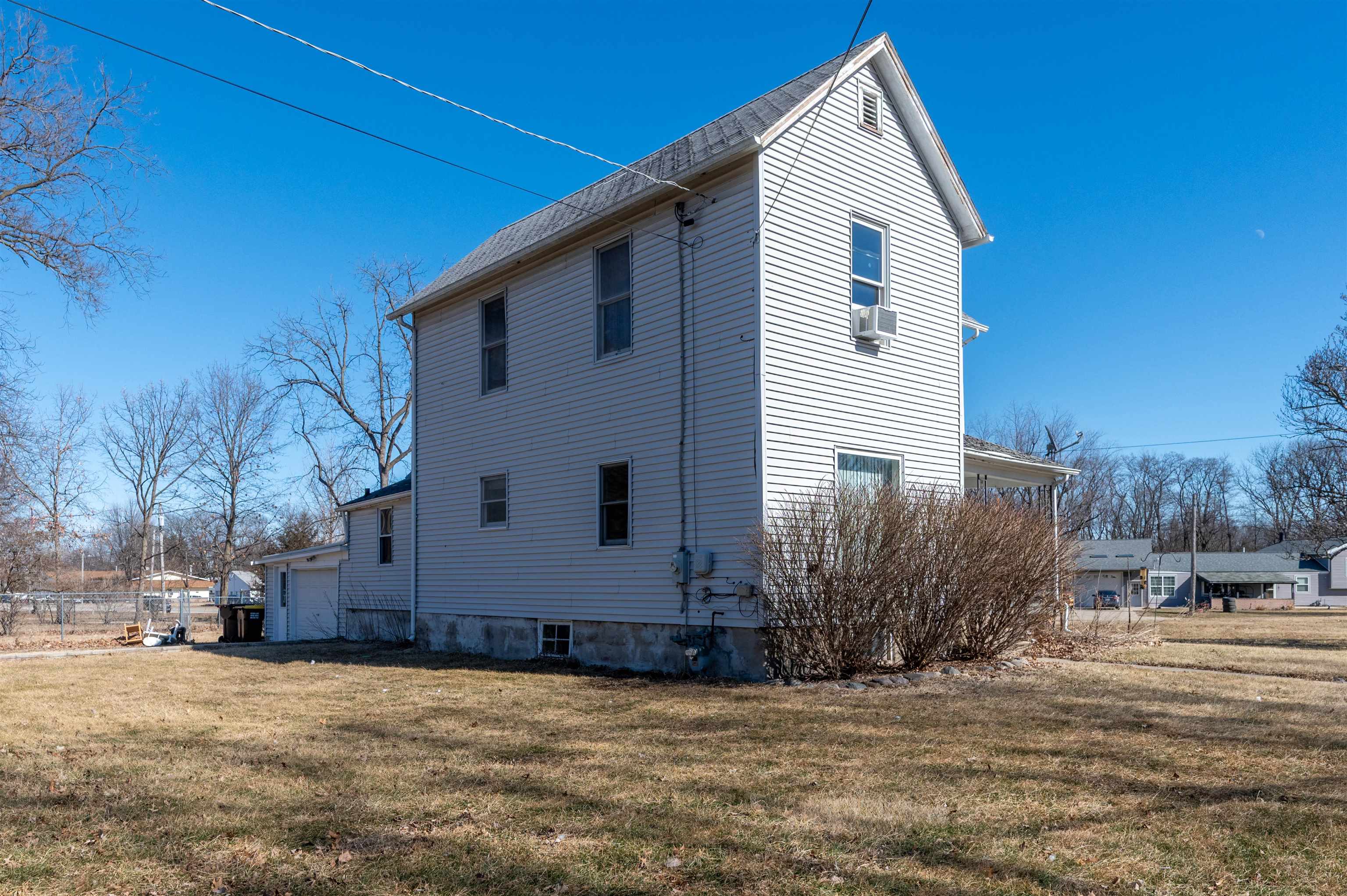 502 East Brayton Road Mount Morris, IL 61054 - Photo 2 of 19 a view of a house with a yard