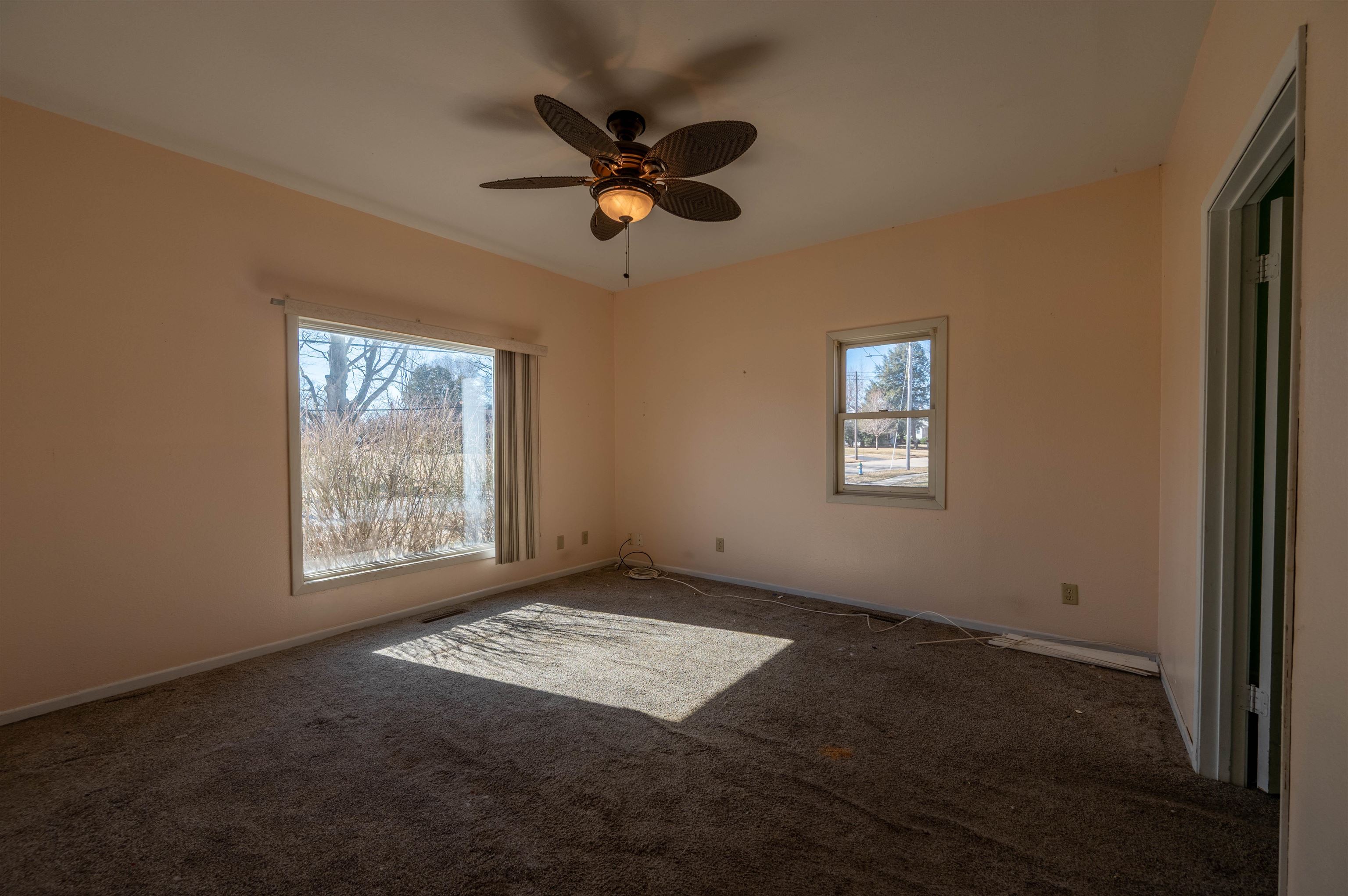 502 East Brayton Road Mount Morris, IL 61054 - Photo 7 of 19 a view of an empty room with a window