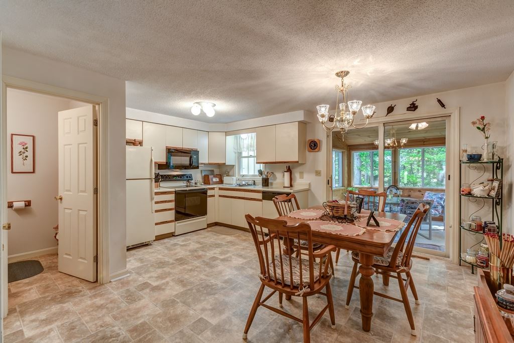 93 Great Brook Road, Unit 93 Milford, NH 03055 - Photo 5 of 40