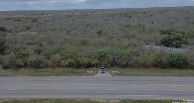 a view of a dry yard
